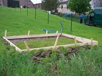 Réalisation d'une dalle de béton pour accueillir un abri de jardin avec gaine pour l'électricité